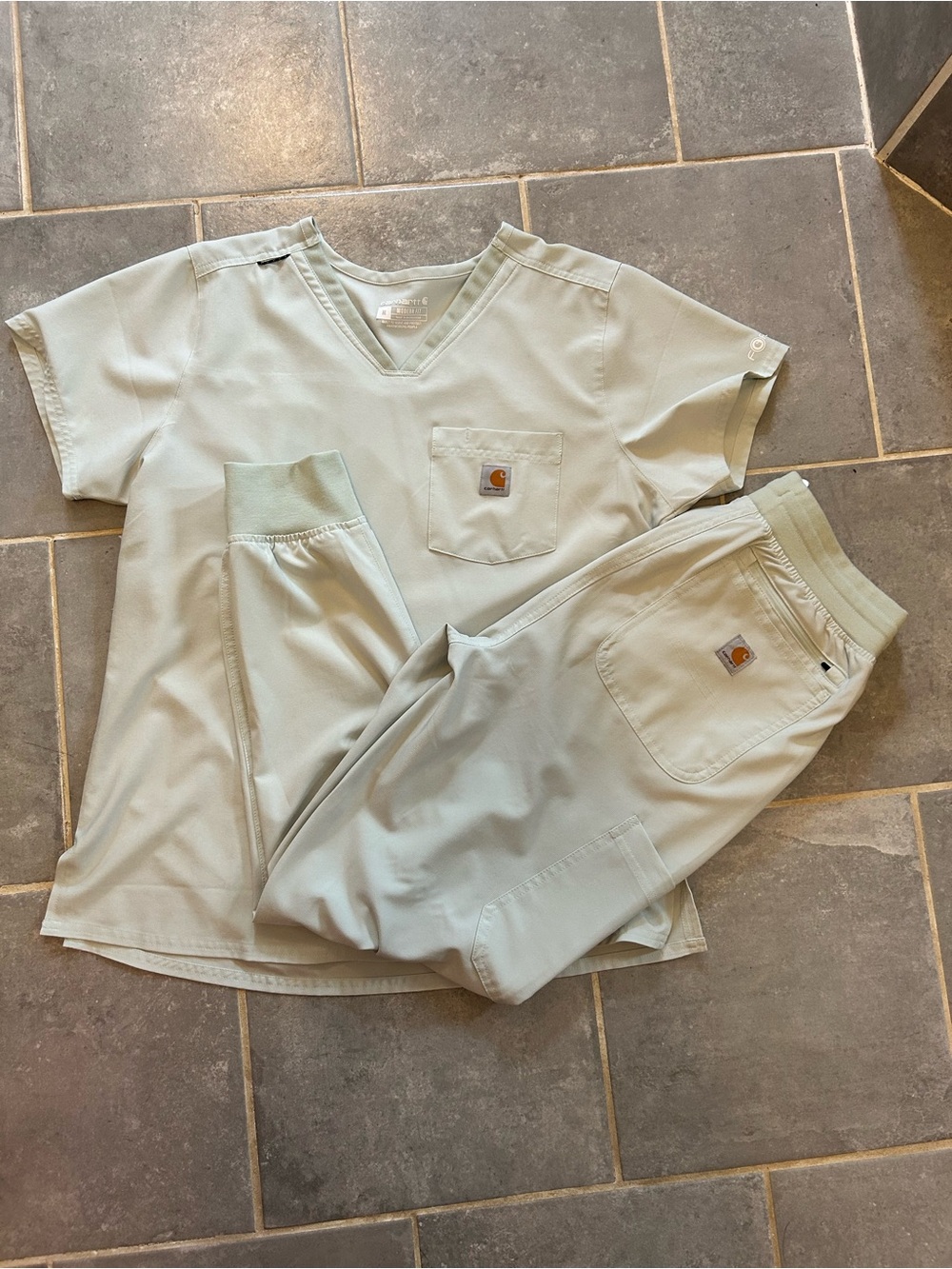 Scrub set
